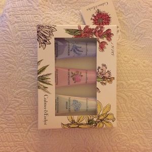 Crabtree and Evelyn hand therapy gift set