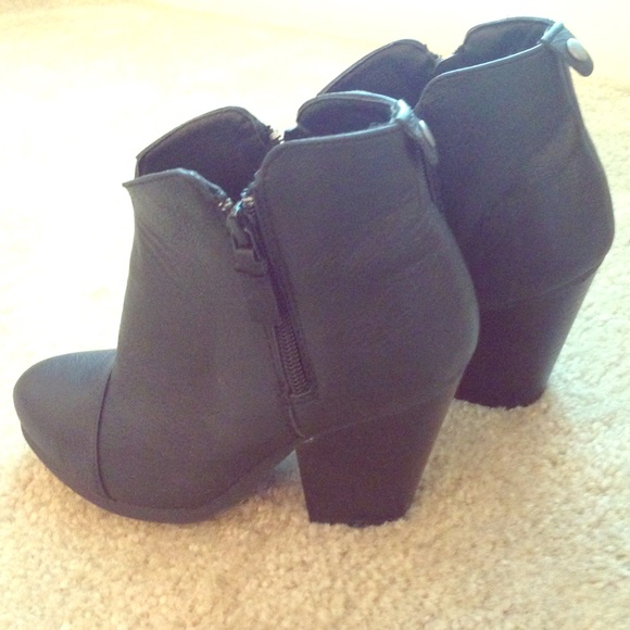 Black, Rampage Boots. Size 6.5