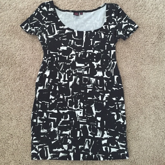 Material Girl Dresses & Skirts - Material Girl Black and White BodyCon Mink Dress
