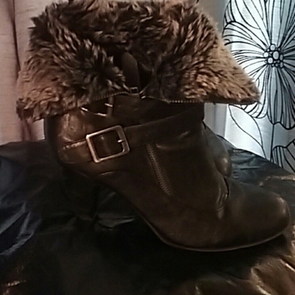 Boots w/ Fur
