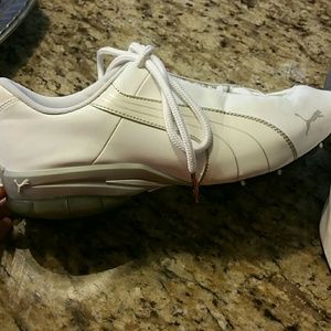 White Super Cute Pumas! Practically Brand new!