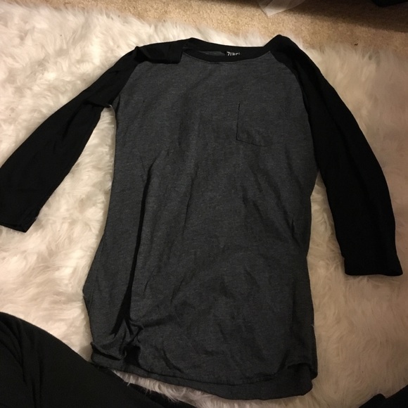 Black and grey baseball tee