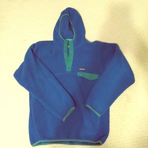 Men's Patagonia pullover with hood