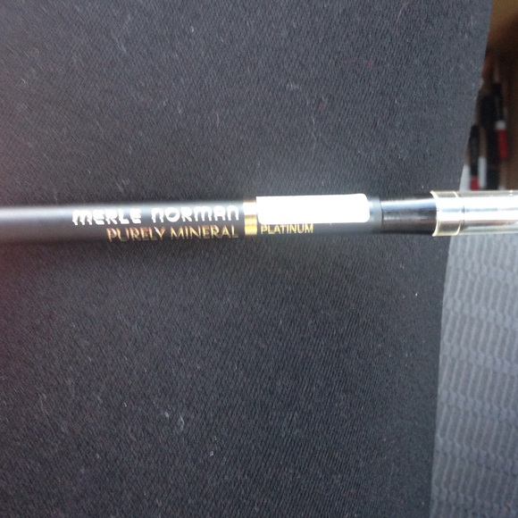 Merle Norman eye liner. PLATINUM