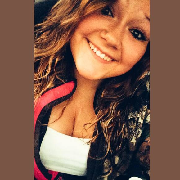 Meet your Posher, Alyssa - Picture 1 of 1