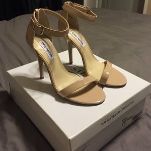 Steve Madden nude heels size 7
