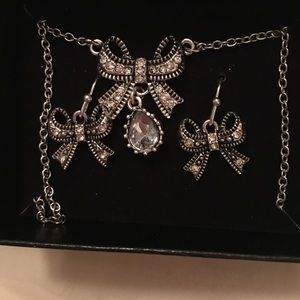 Avon Bow necklace and earrings