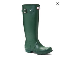 Green hunter boots matte brand new still in box!