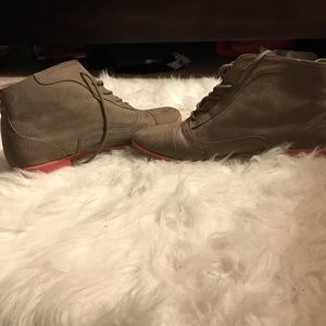Pointed booties