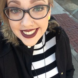 Meet your Posher, Dyana