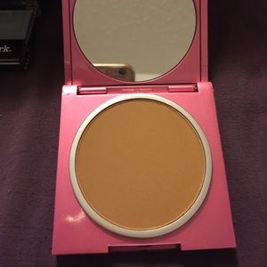 Bundle of mally and it cosmetics