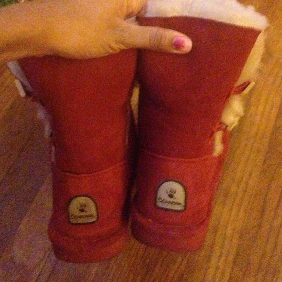 Red Bearpaw Boots, Size 8 Women's - Picture 3 of 4