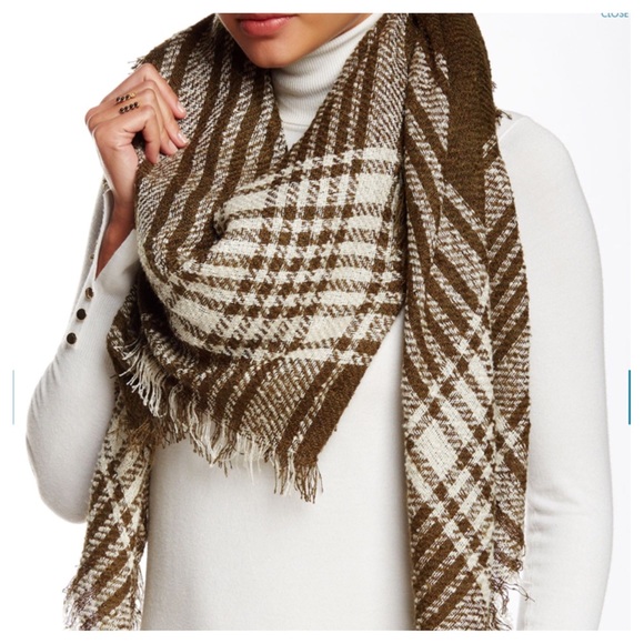 14th & Union Accessories - 14th & Union Plaid Border Square Blanket Scarf🆕