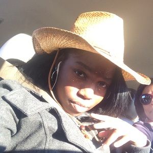 Meet your Posher, Ivory