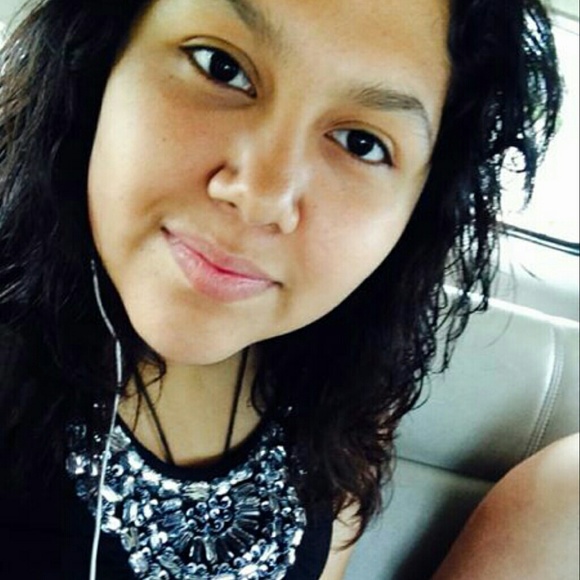 Meet your Posher, Alondra