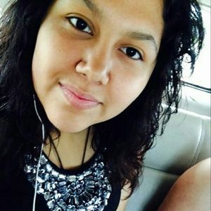 Meet your Posher, Alondra