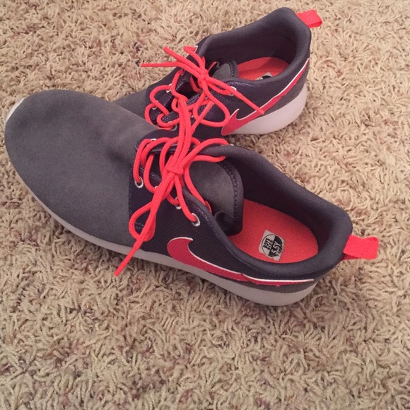 Nike roshes