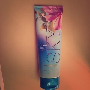 Bath and body works violet lily lotion