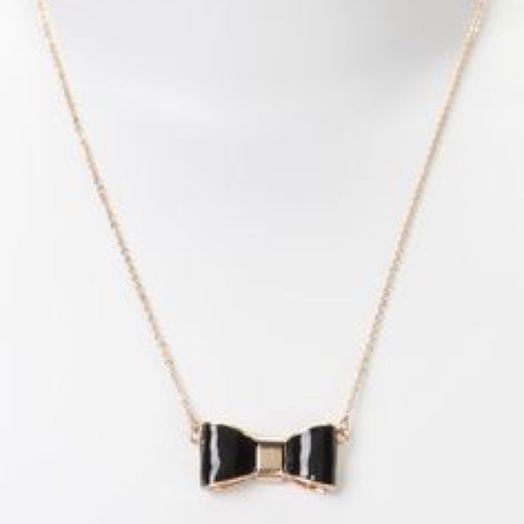 Bow Necklace