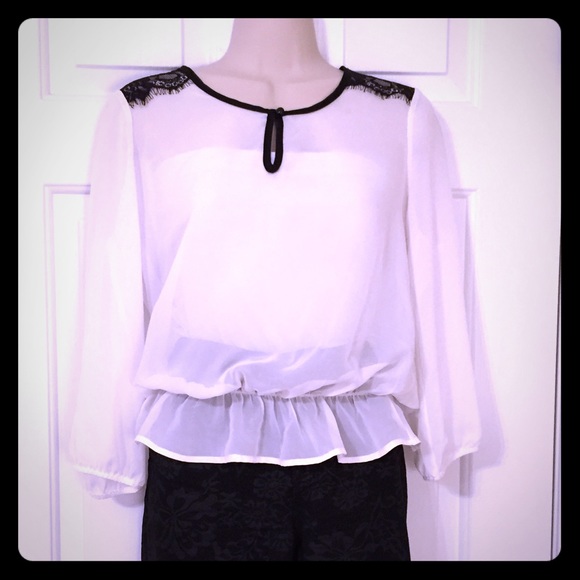 Gorgeous Lily Rose size Small sheer blouse - Picture 1 of 4