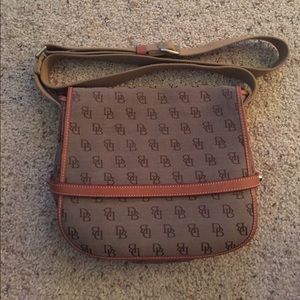 Dooney & Burke Crossbody/side bag.