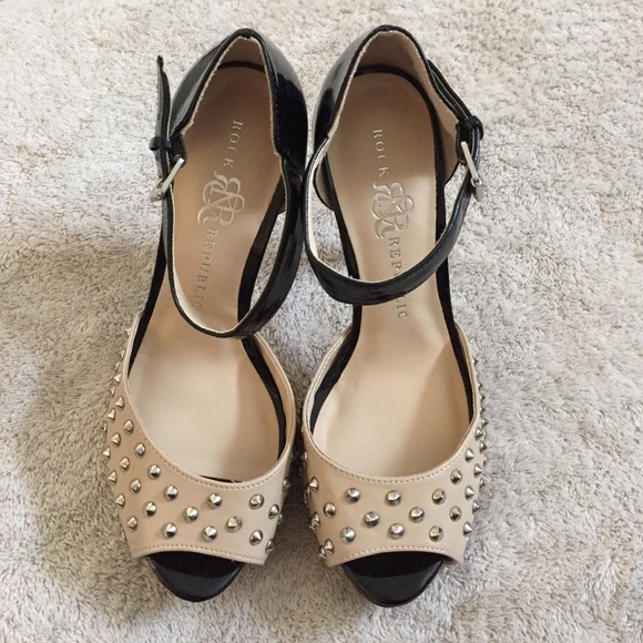High heels - black and cream with silver studs