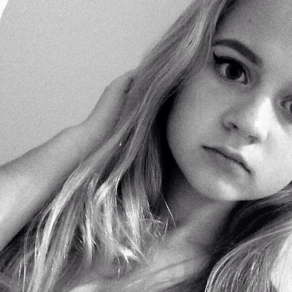 Meet your Posher, Ruby - Picture 1 of 1