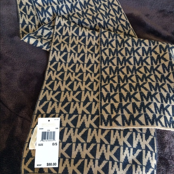 Michael Kors Hat and Scarf Set - Picture 2 of 3