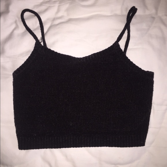Untangling outfitters crop top