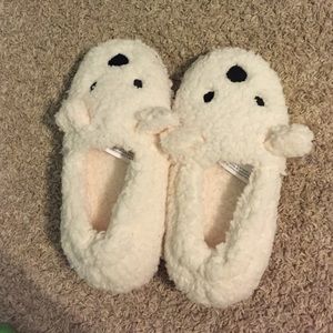 Forever 21 White Slippers Never been wore!!