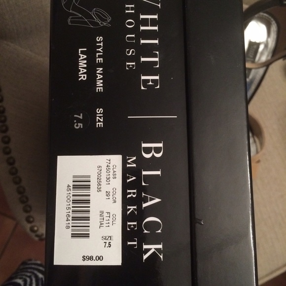 Classic! Retro- Black & Tan Patent Leather Sandals - Picture 4 of 4