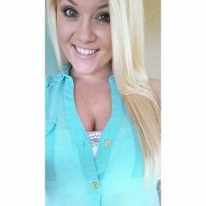 Meet your Posher, Alexis