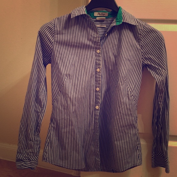 Van Heusen button up stripped top