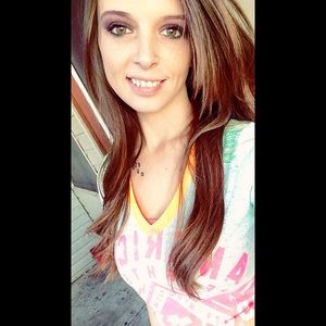 Meet your Posher, Alyssa