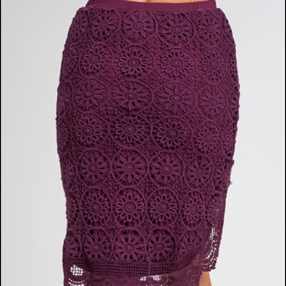 SALE‼️Burgundy crochet skirt - Picture 3 of 4