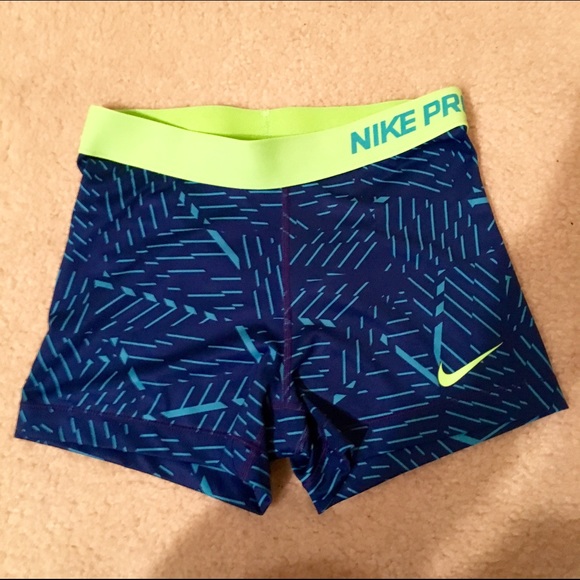 Nike Pants - Like new NIKE PRO shorts