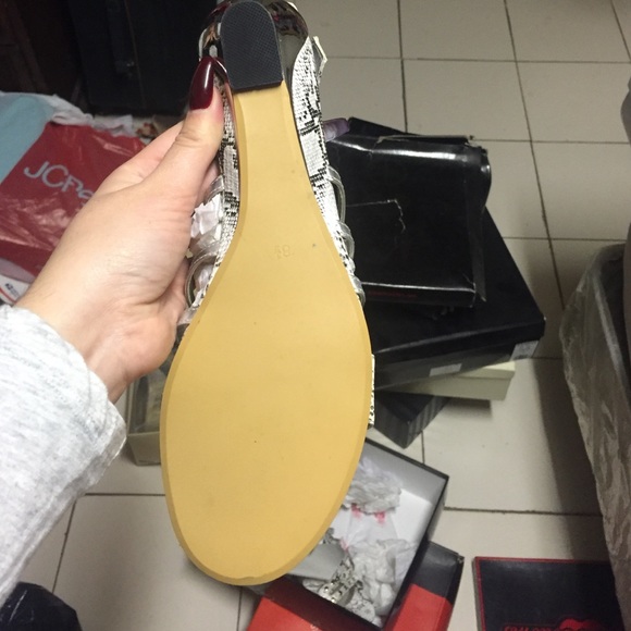 Sandals - Picture 2 of 4