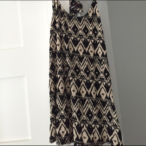 ✨Cute Aztec Top✨ - Picture 2 of 4