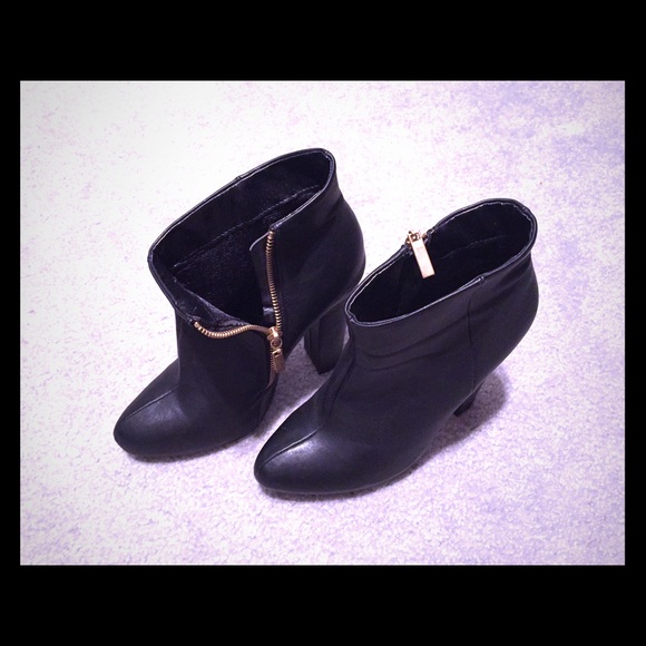 EXPRESS Black Booties. Size 8
