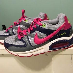 Nike air max tennis shoes