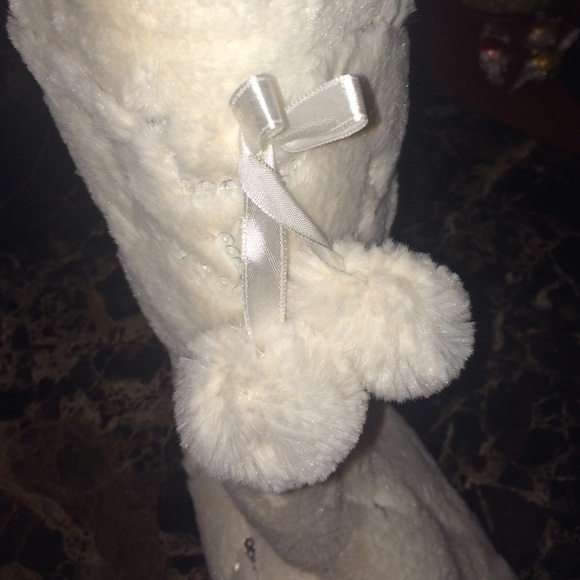 white boot slippers - Picture 2 of 3