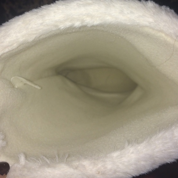 white boot slippers - Picture 3 of 3