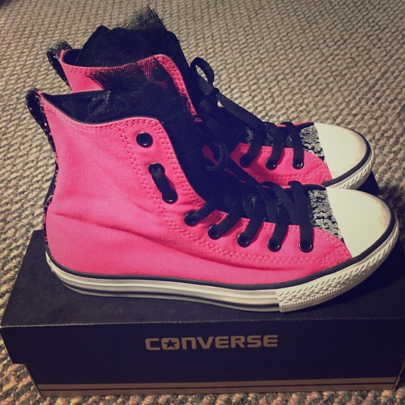 Girls Converse Size 4