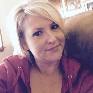 Meet your Posher, Alyson