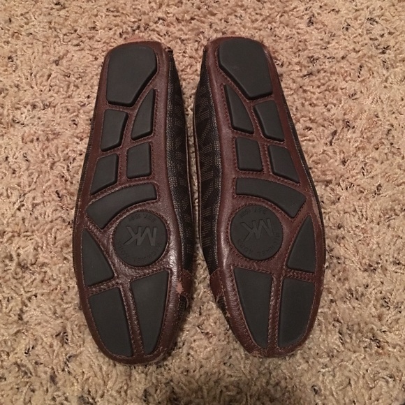 ❌SOLD❌Authentic Michael kors flats - Picture 2 of 4