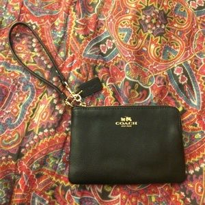 Authentic coach wallet ❤️