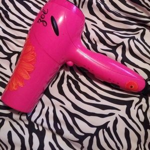 Zo? Blow Dryer