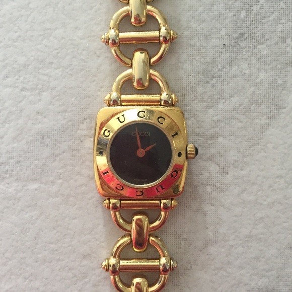 Gucci Accessories - Gucci watch, Water resistant, 6400 L, Gold