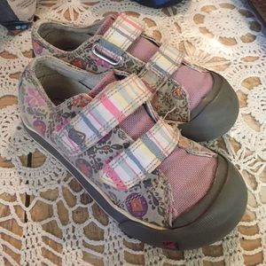 2 pairs Keen girls shoes bundle size 11