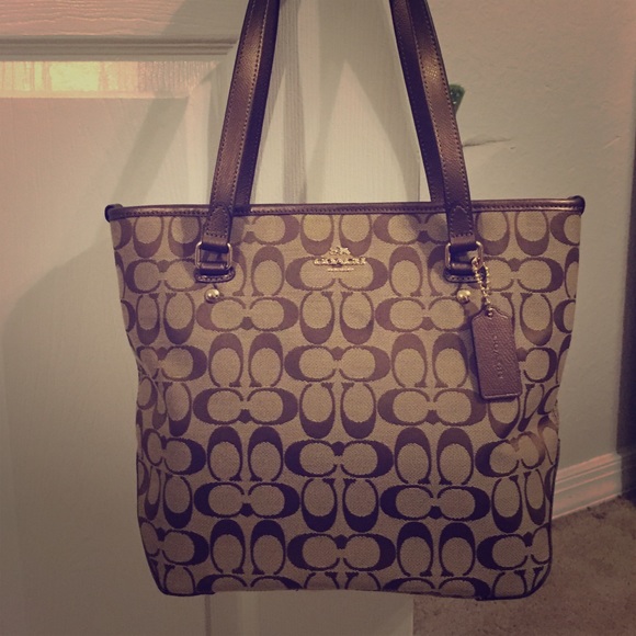 AUTHENTIC coach signature zip top tote